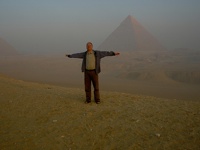 Balancing the Pyramid of Khefren