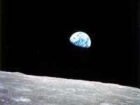 The famous Earthrise picture